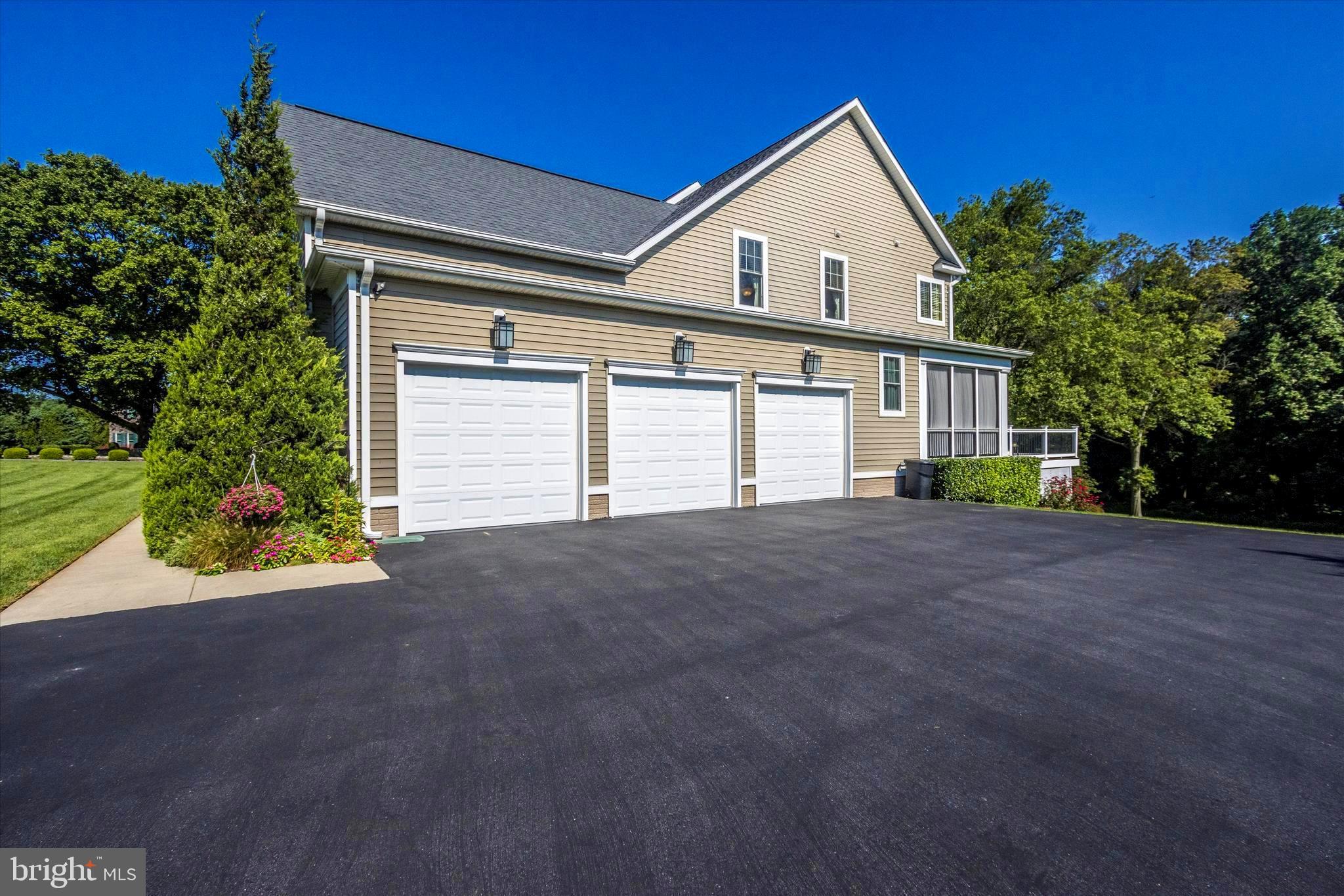 12134 Fulton Ridge Drive Fulton, MD 20759 - Photo 5 of 48 Oversized 3 car garage and lots of parking space