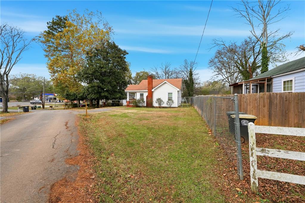 7 Willingham Street Rome, GA 30161 - Photo 4 of 25 a view of a street with houses