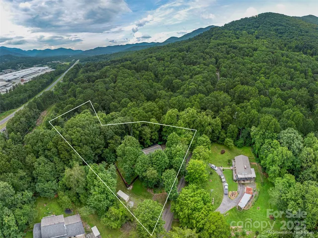 $580,000 | 15 Maplewood Drive, Swannanoa, NC 28778