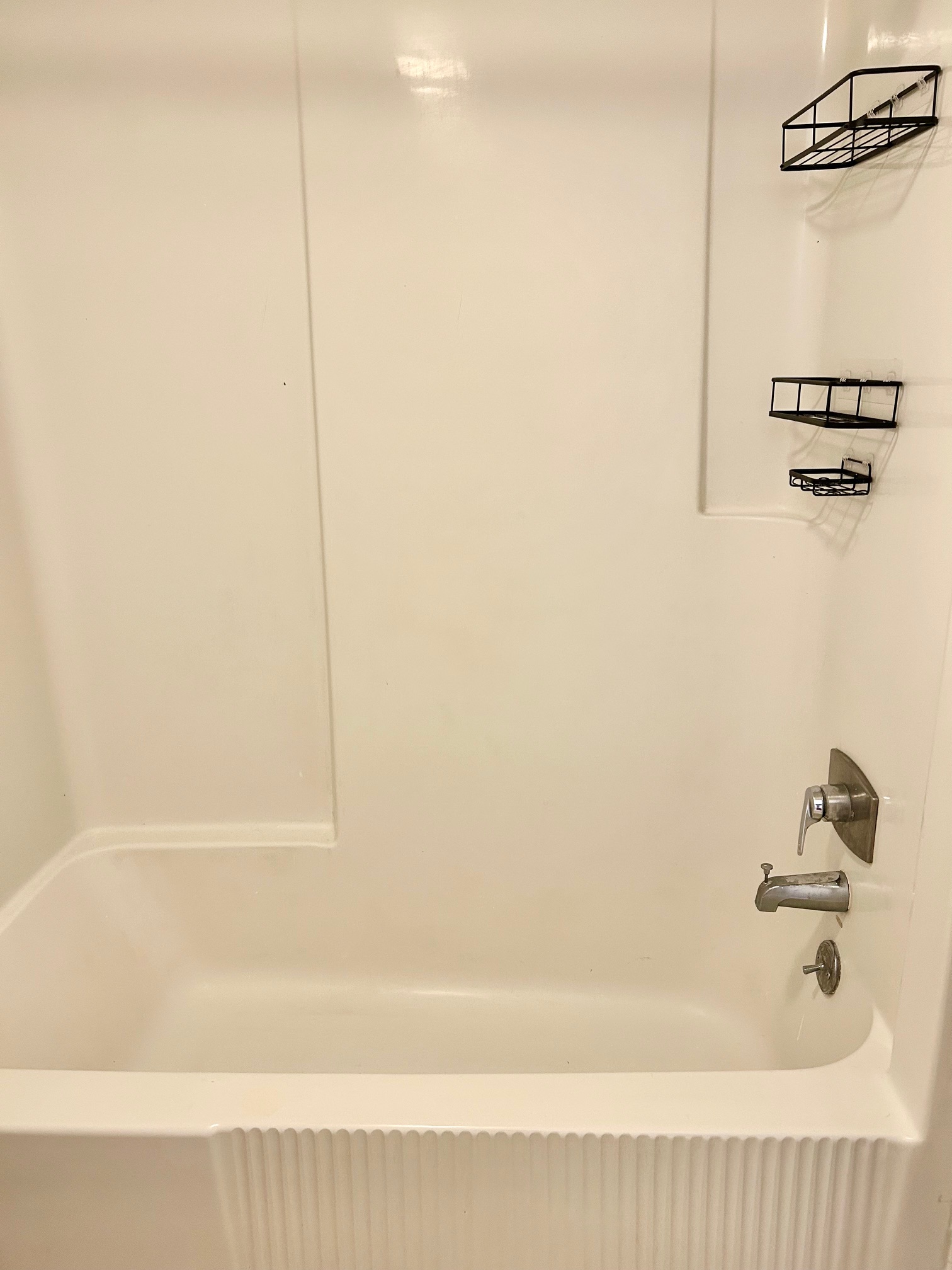 502 West 17th Street, Unit K Austin, TX 78701 - Photo 12 of 18 a bathroom with a bathtub