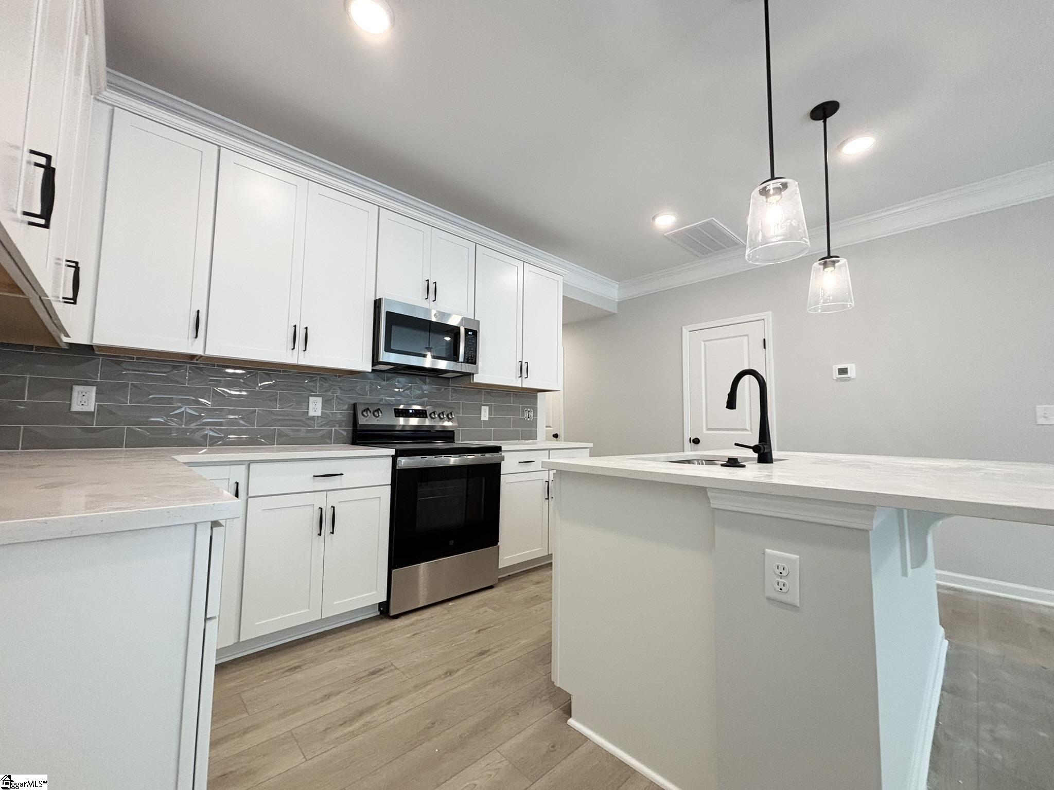 520 Pennystone Lane Simpsonville, SC 29681 - Photo 3 of 15