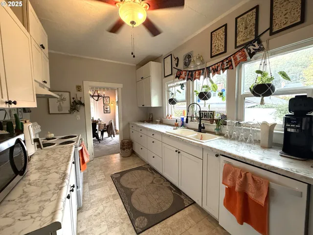 $349,000 | 725 Northeast Denver Street, Roseburg, OR 97470