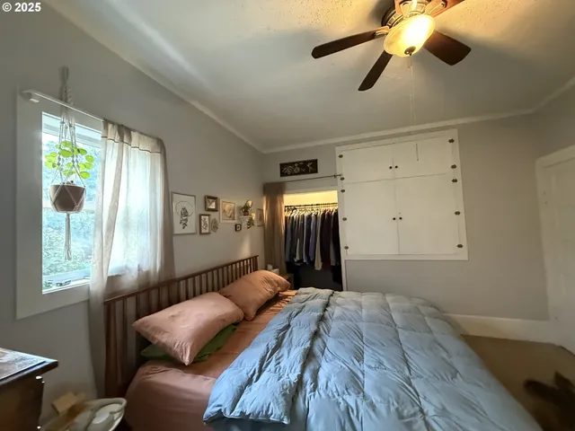 $349,000 | 725 Northeast Denver Street, Roseburg, OR 97470