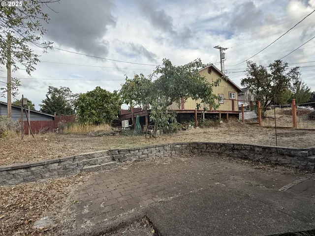 $349,000 | 725 Northeast Denver Street, Roseburg, OR 97470