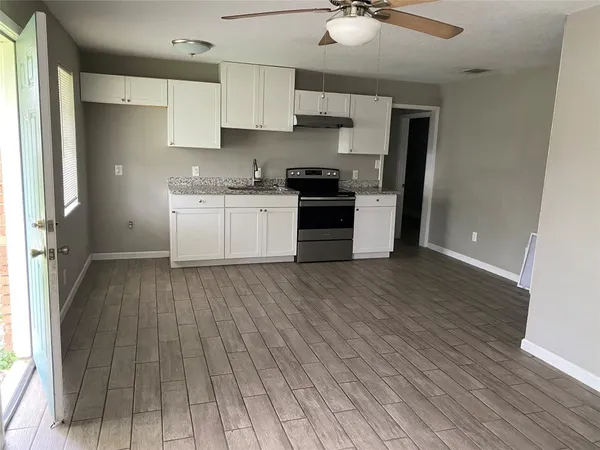 $1,250 | 612 North Avenue B, Freeport, TX 77541