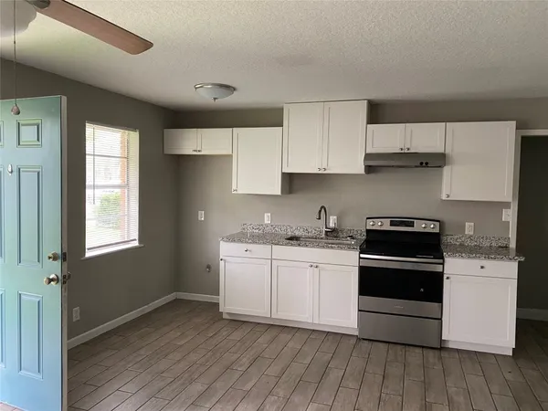 $1,250 | 612 North Avenue B, Freeport, TX 77541