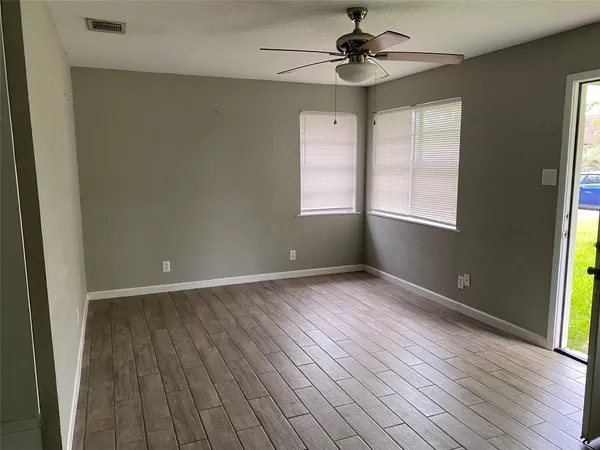 $1,250 | 612 North Avenue B, Freeport, TX 77541
