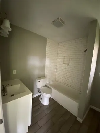 $1,250 | 612 North Avenue B, Freeport, TX 77541