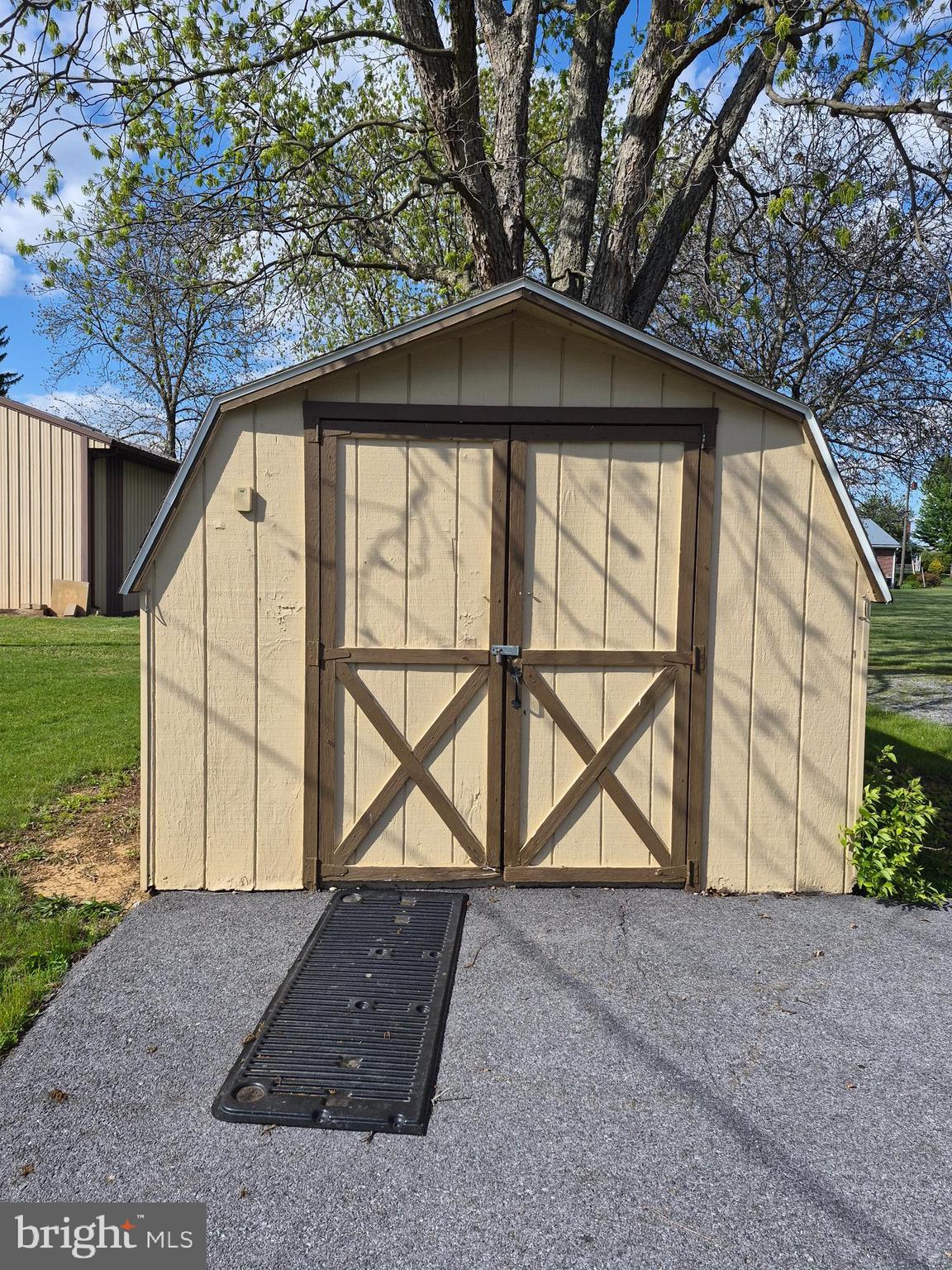 283 Colorado Street Marion, PA 17235 - Photo 5 of 26 shed with lock- tenant may use for storage