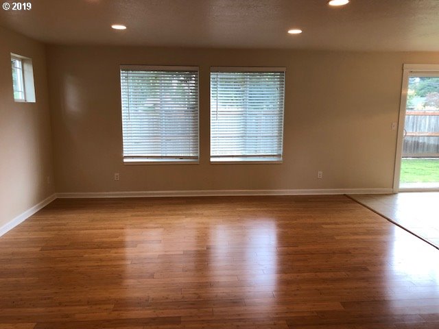 1099 Anderson Lane Springfield, OR 97477 - Photo 11 of 32