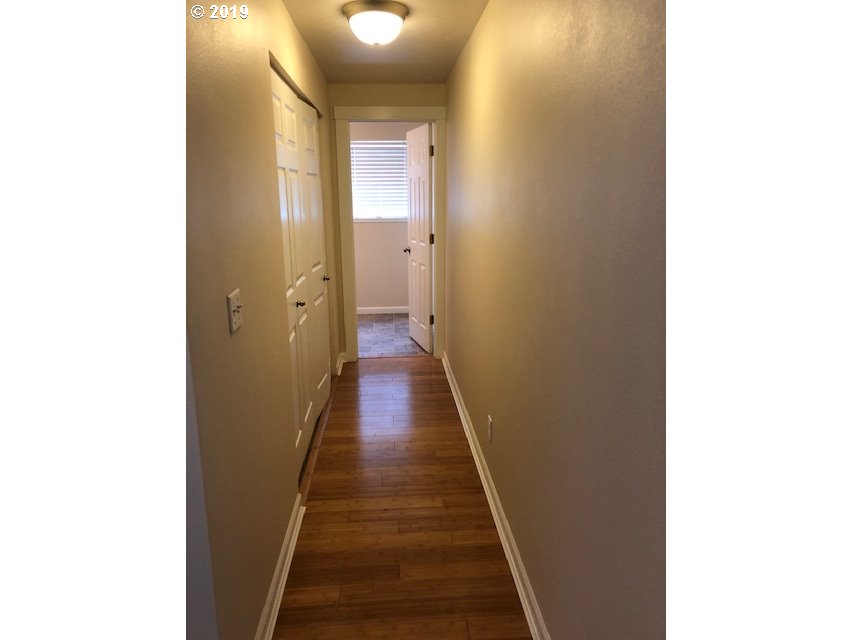 1099 Anderson Lane Springfield, OR 97477 - Photo 14 of 32