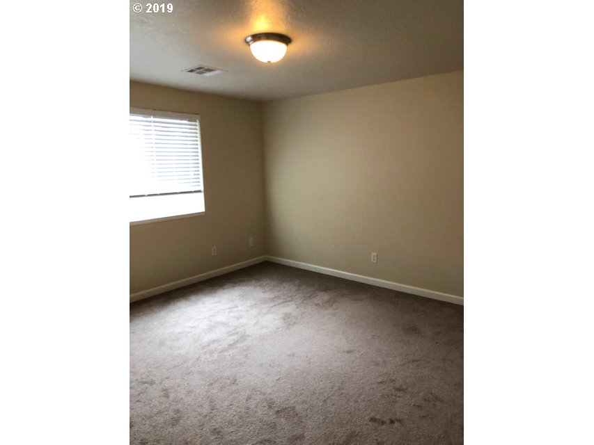 1099 Anderson Lane Springfield, OR 97477 - Photo 22 of 32