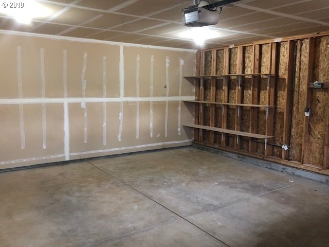 1099 Anderson Lane Springfield, OR 97477 - Photo 27 of 32