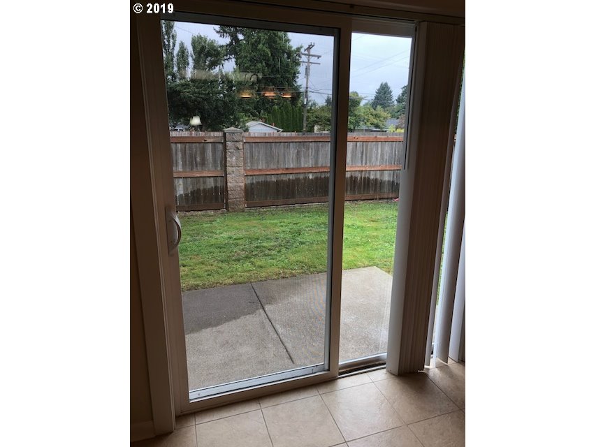 1099 Anderson Lane Springfield, OR 97477 - Photo 10 of 32