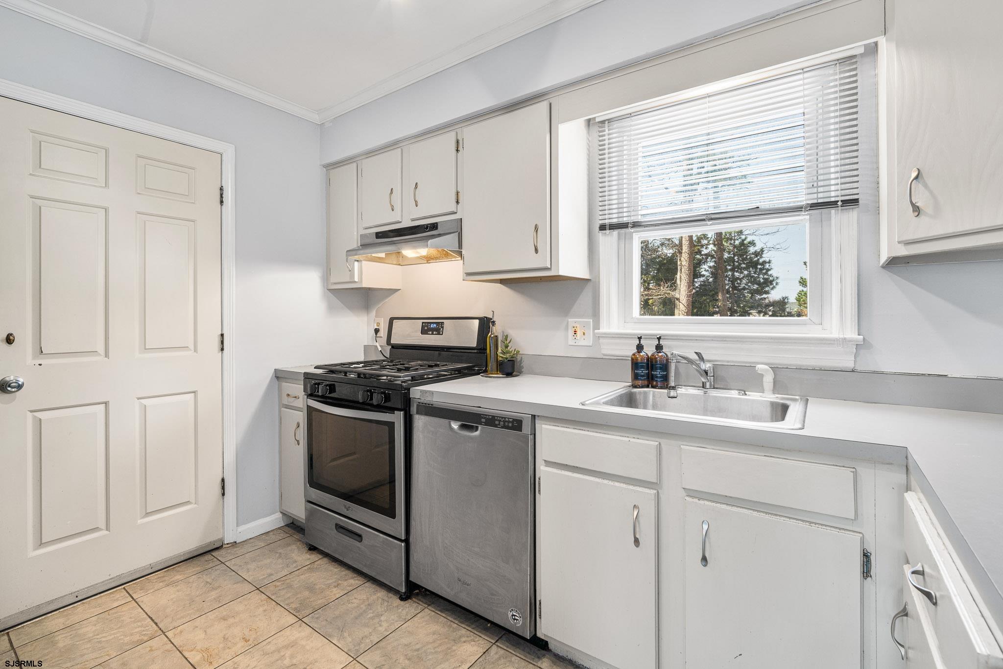 104 Laurel Circle Absecon, NJ 08201 - Photo 8 of 30