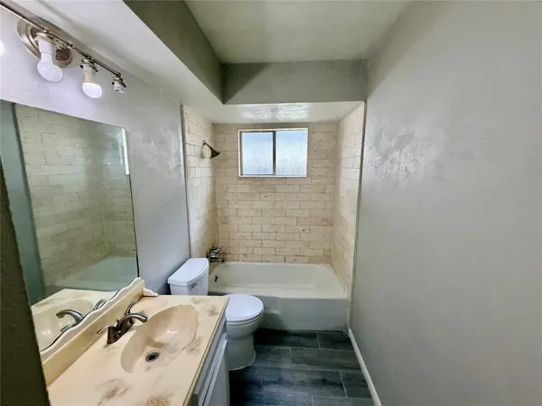 $1,650 | 7876 Bender Road, Humble, TX 77396