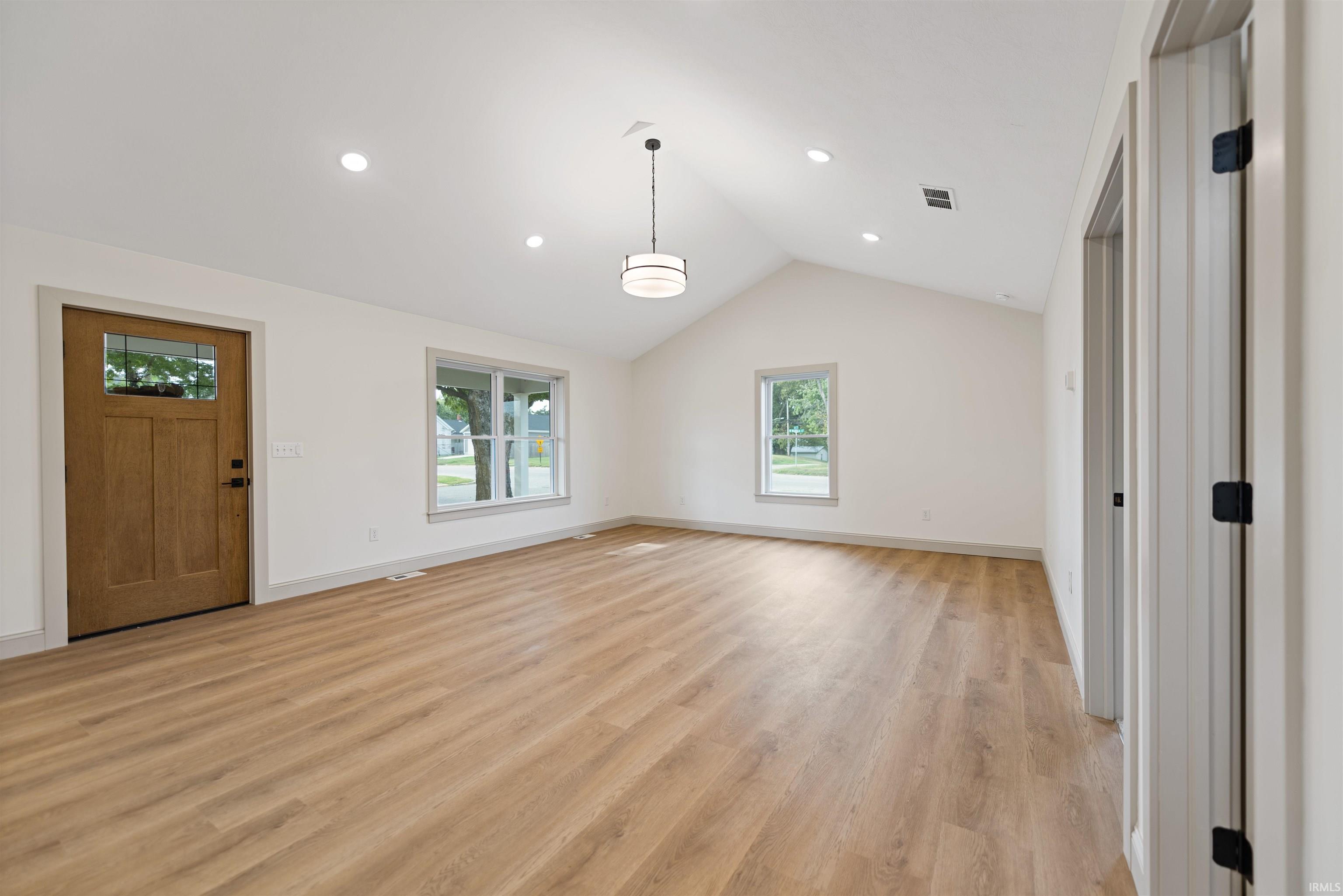 324 West Warren Street Mitchell, IN 47446 - Photo 7 of 39 Gallery Image 7