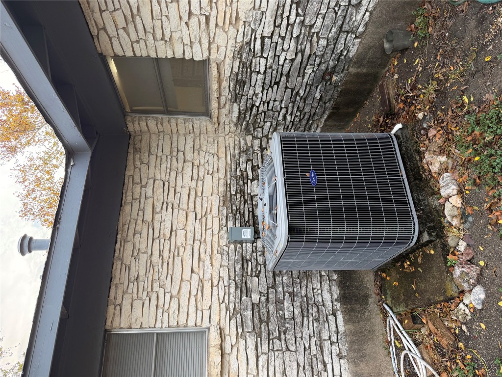 11311 Hunters Lane Austin, TX 78753 - Photo 26 of 31 Recent Carrier HVAC System