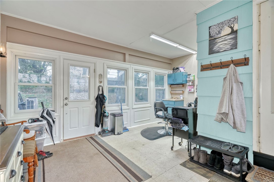 284 Belmeade Road Irondequoit, NY 14617 - Photo 4 of 41