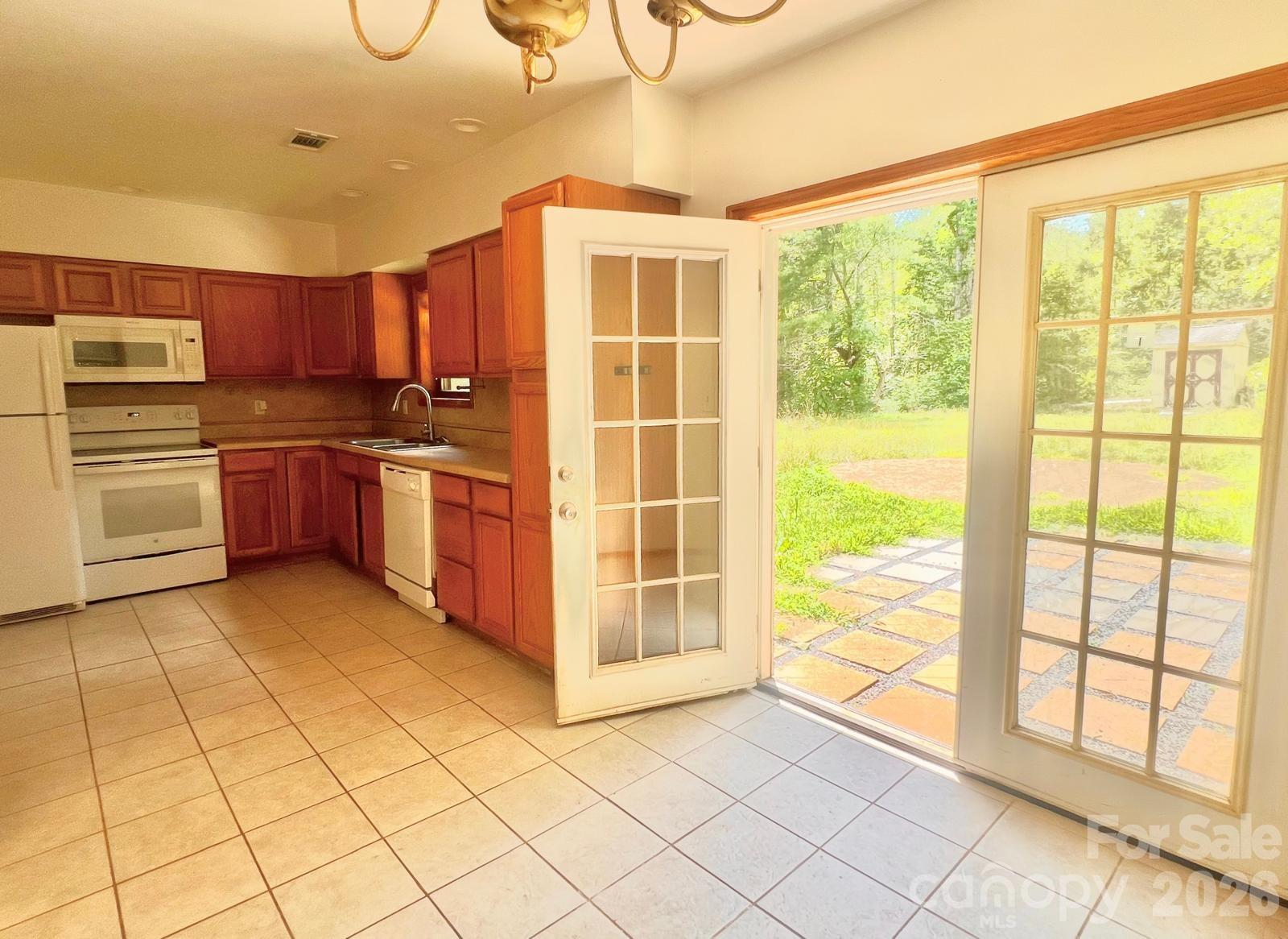 3840 Hide Away Hill Valdese, NC 28690 - Photo 6 of 12