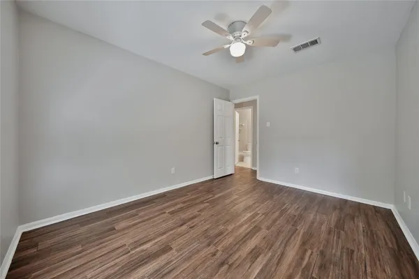 $2,300 | 198 North Village Knoll Circle, The Woodlands, TX 77381