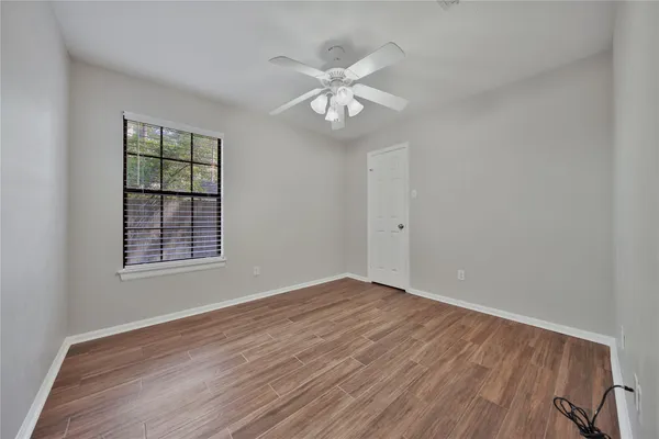 $2,300 | 198 North Village Knoll Circle, The Woodlands, TX 77381