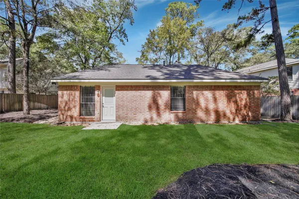$2,300 | 198 North Village Knoll Circle, The Woodlands, TX 77381