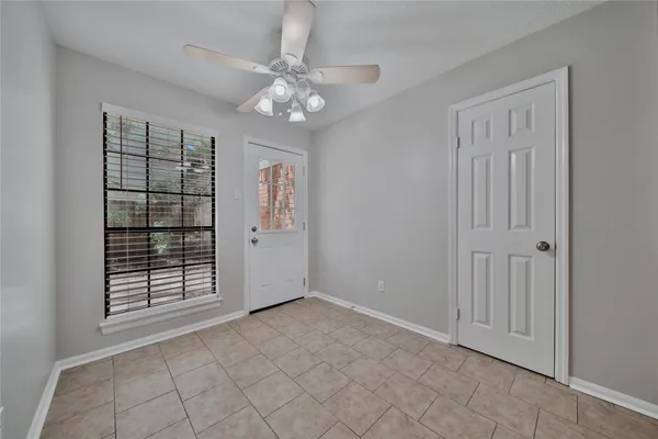 $2,300 | 198 North Village Knoll Circle, The Woodlands, TX 77381