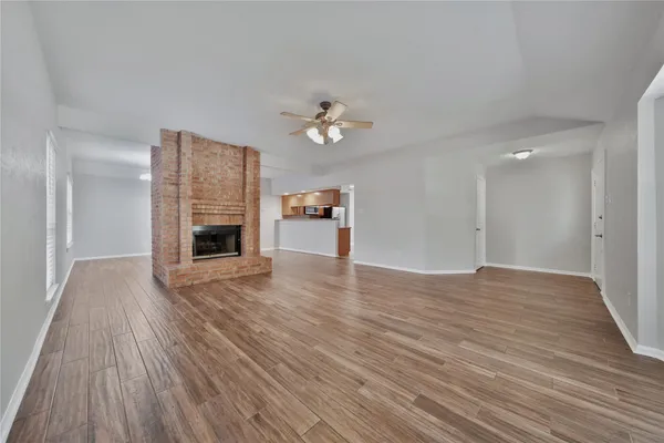 $2,300 | 198 North Village Knoll Circle, The Woodlands, TX 77381