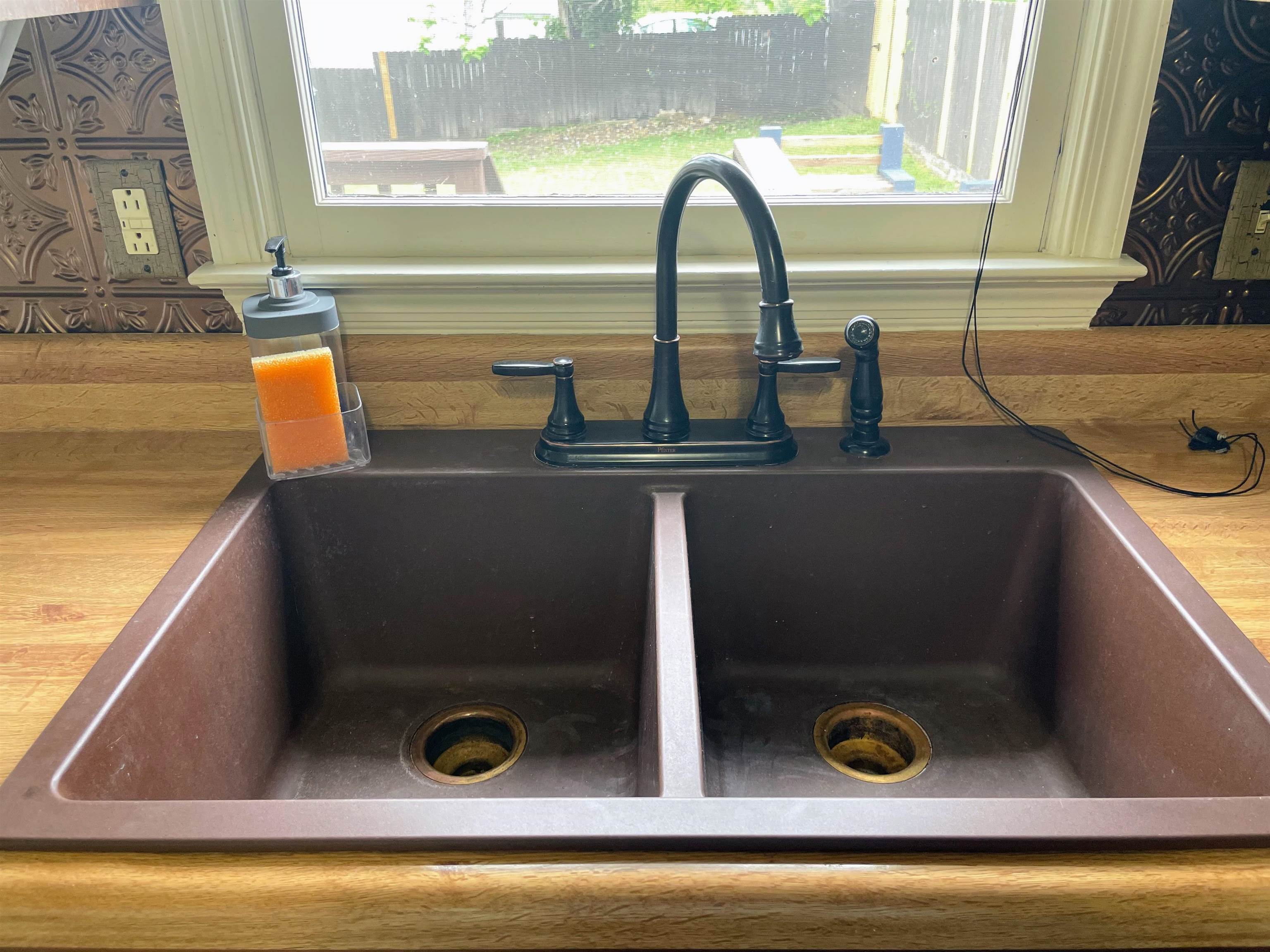 1201 4th Street Waynesboro, VA 22980 - Photo 11 of 32 Deep Double Sink!