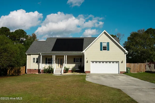 $420,000 | 706 Daniel Lindsey Court, Sneads Ferry, NC 28460