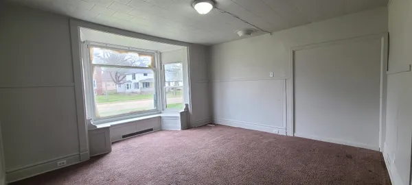 $97,500 | 421 7th Avenue, Rochelle, IL 61068