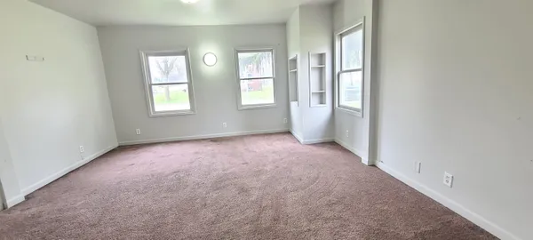 $97,500 | 421 7th Avenue, Rochelle, IL 61068