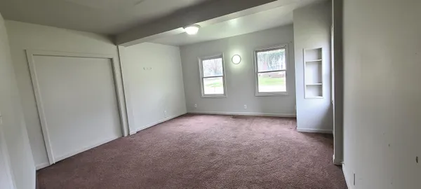 $97,500 | 421 7th Avenue, Rochelle, IL 61068