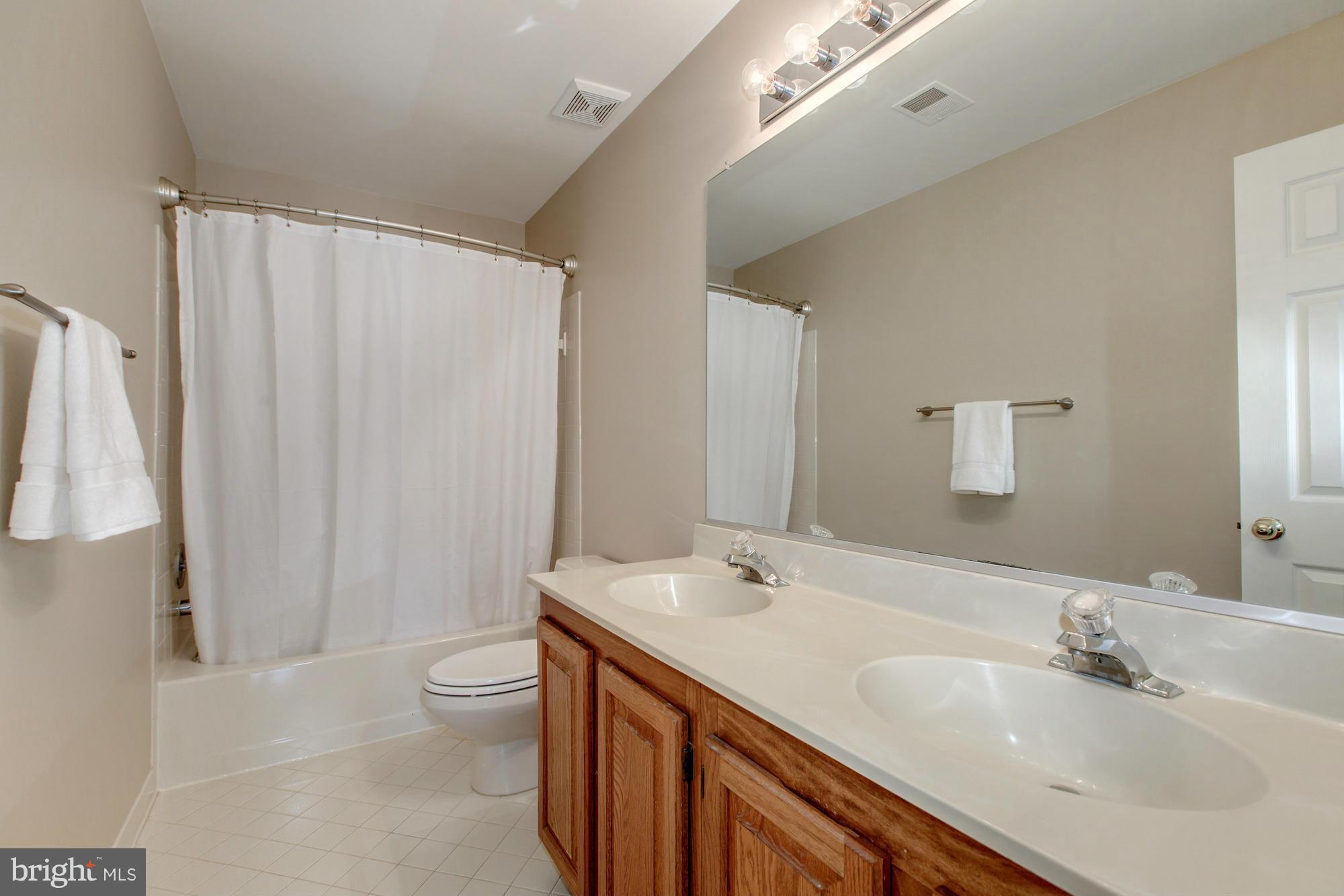 408 Tearose Place Southwest Leesburg, VA 20175 - Photo 18 of 30 Bath