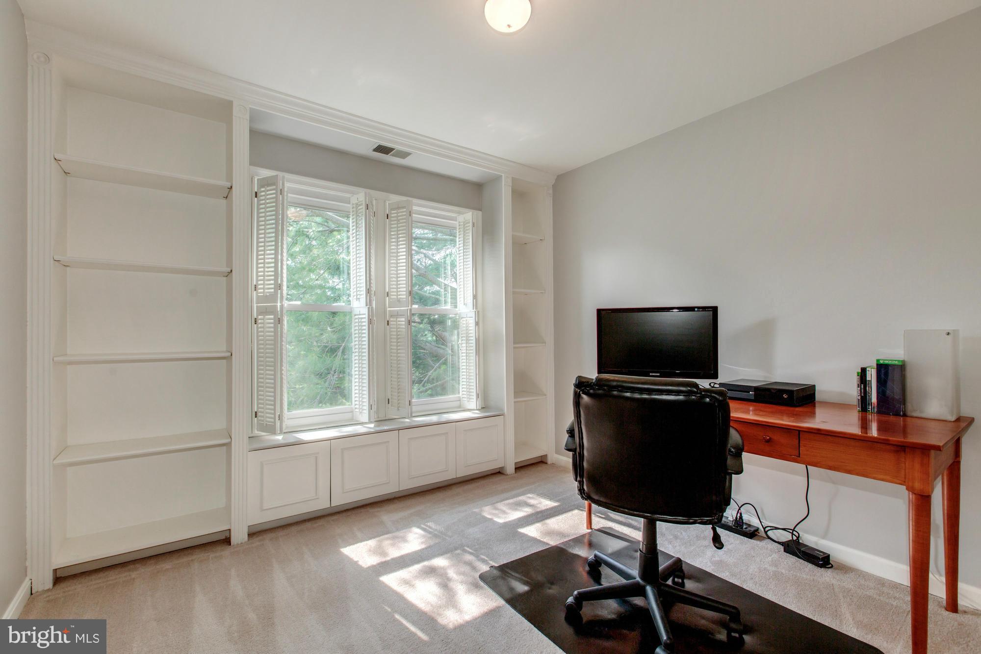 408 Tearose Place Southwest Leesburg, VA 20175 - Photo 19 of 30 Bedroom