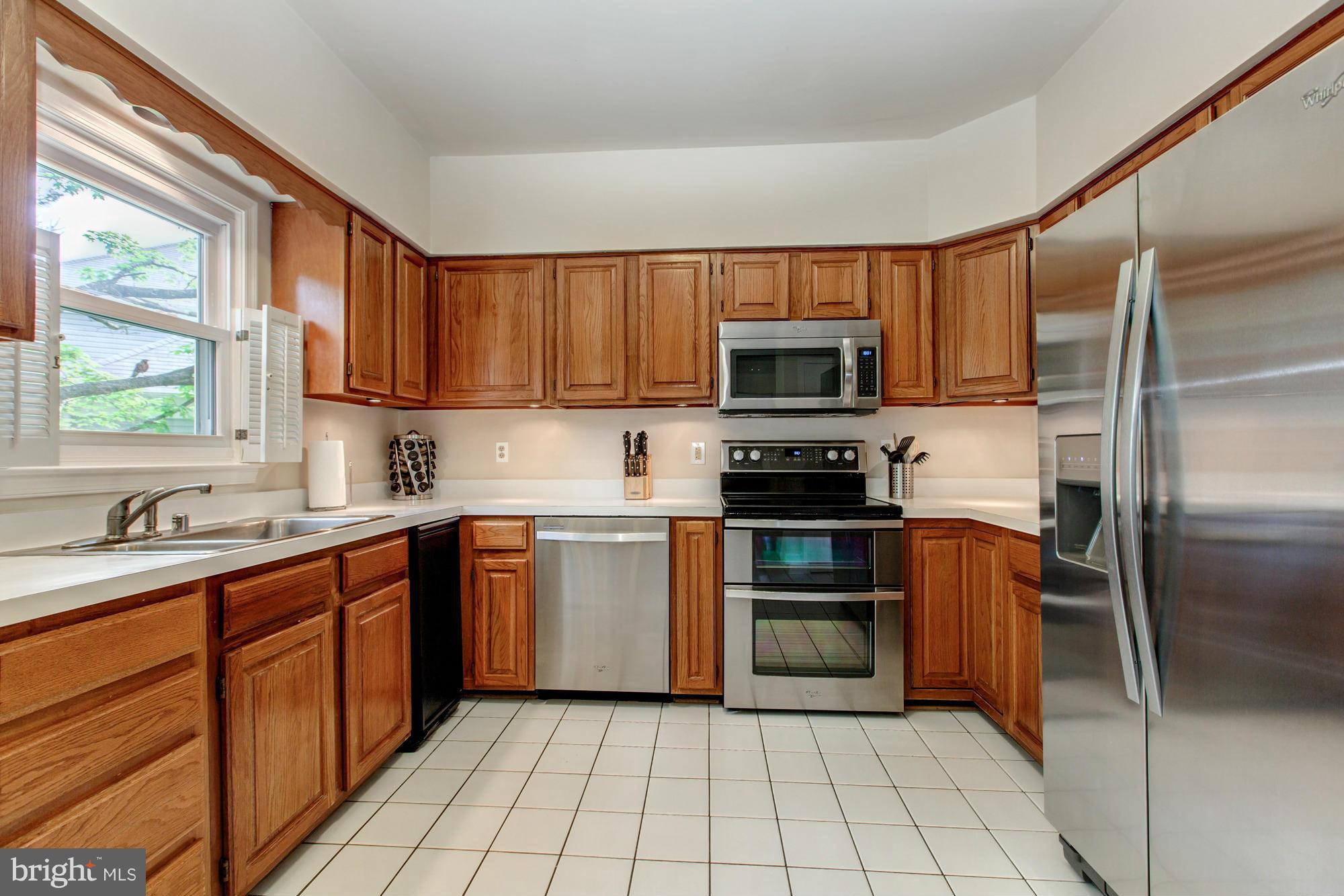 408 Tearose Place Southwest Leesburg, VA 20175 - Photo 6 of 30 Kitchen