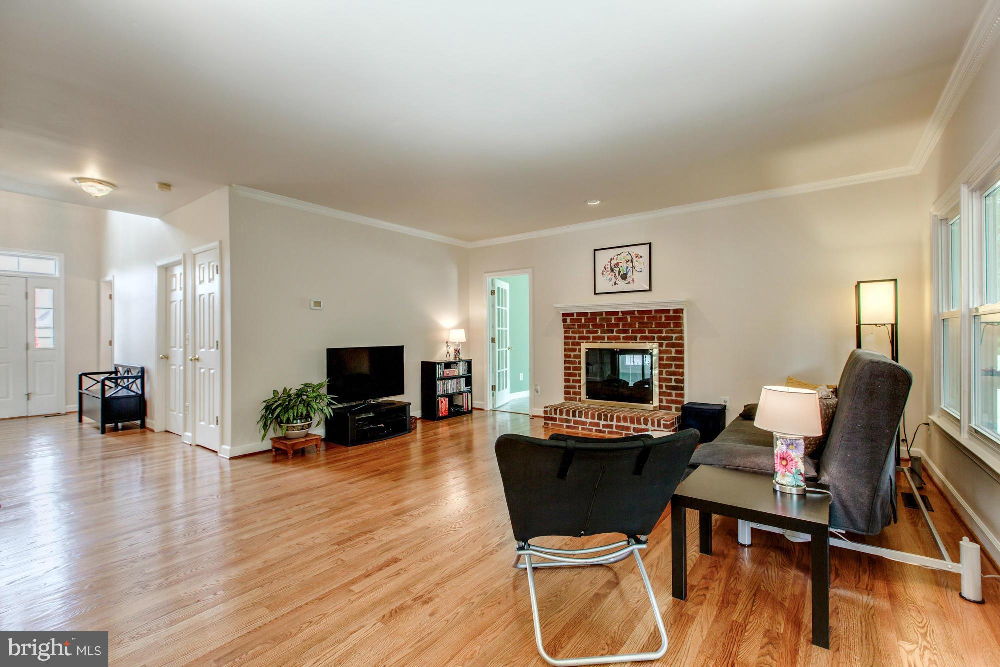 408 Tearose Place Southwest Leesburg, VA 20175 - Photo 9 of 30 Family Room