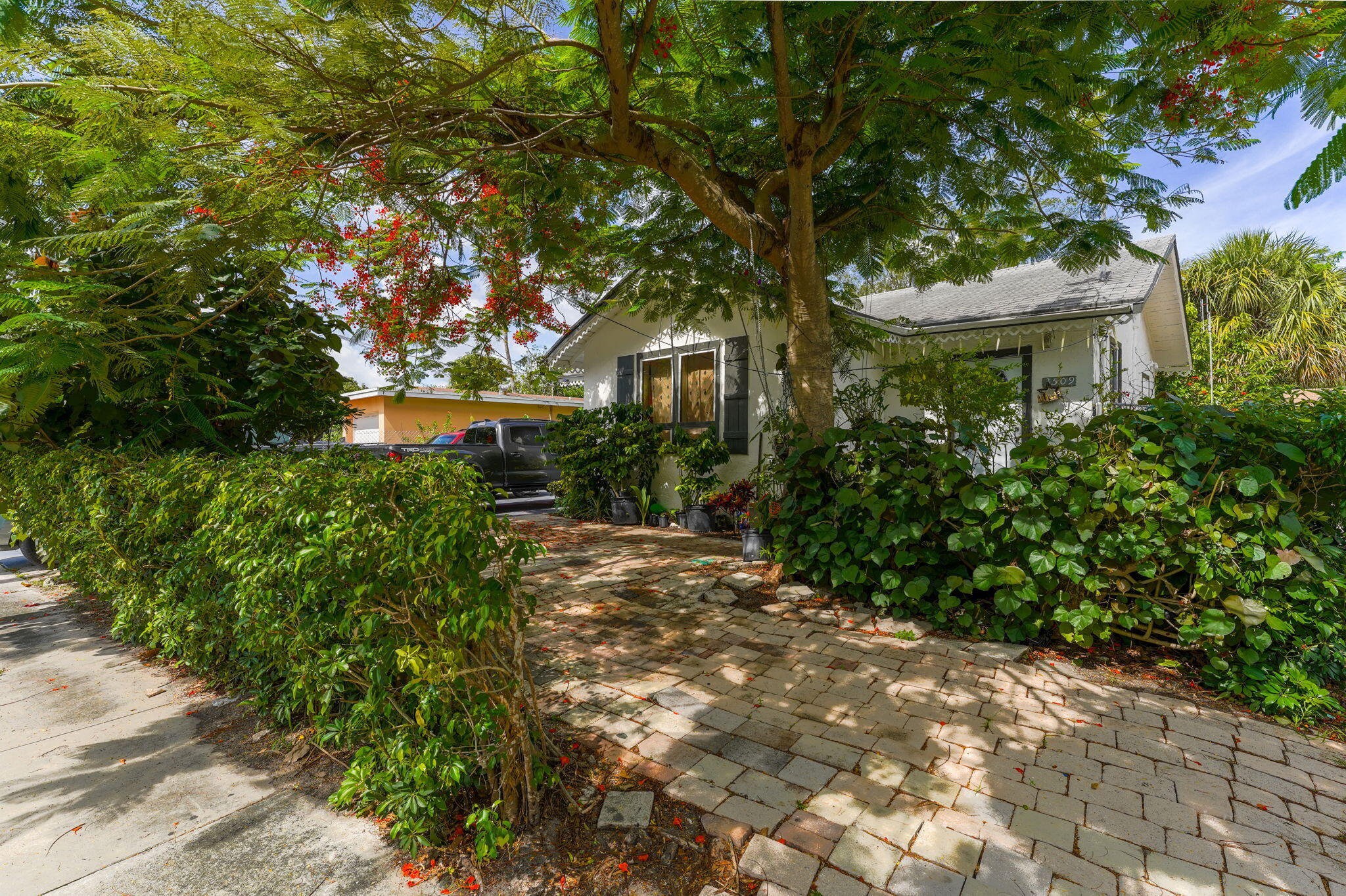 3509 Pinewood Ave Unit 12  