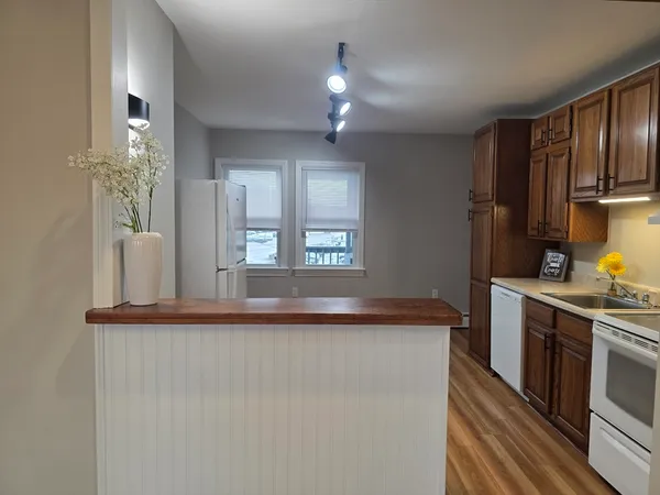 $2,200 | 503 South Street, Unit 3, Quincy, MA 02169
