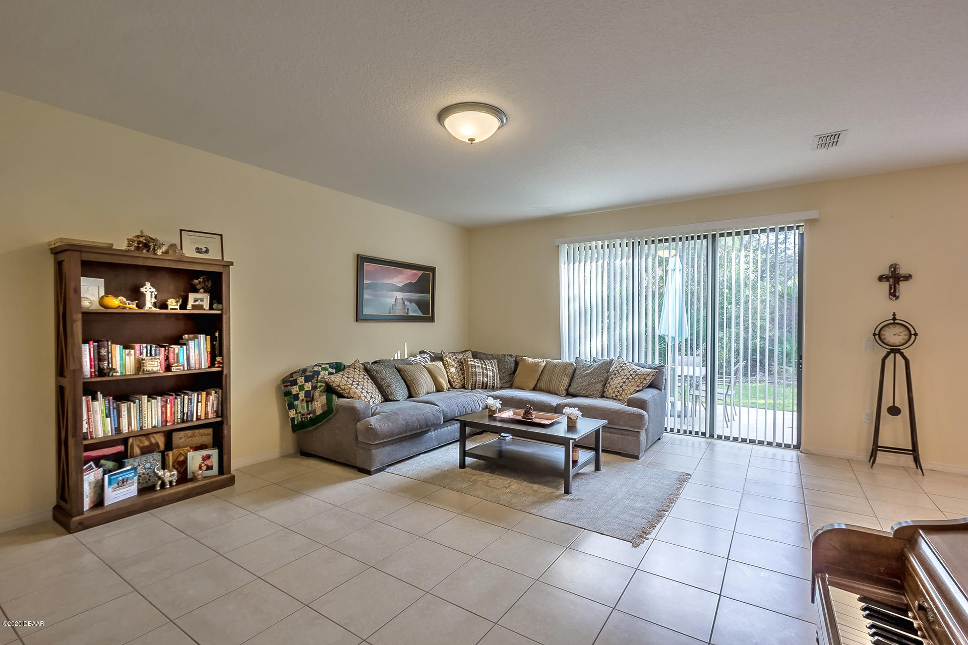 133 Verde Way DeBary, FL 32713 - Photo 3 of 20 Family Room (2)