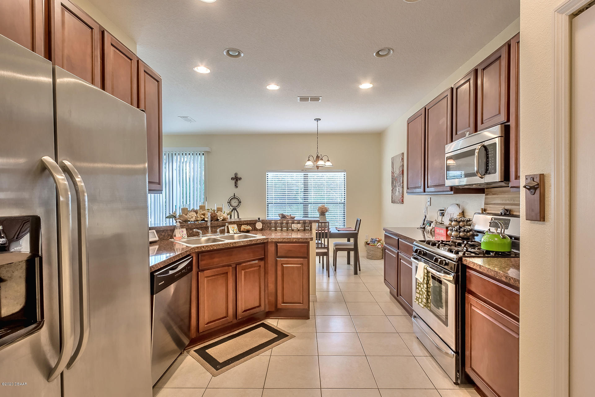133 Verde Way DeBary, FL 32713 - Photo 5 of 20 Kitchen