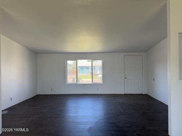 6104 Crestfields Road Yakima, WA 98903 - Photo 2 of 18 2aff2325-d783-4e04-a21f-bb32f2a0db86
