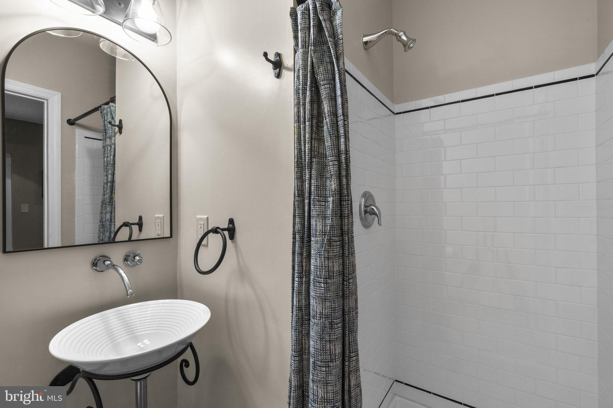 6521 Darnall Road Baltimore, MD 21204 - Photo 21 of 68 Full Bath