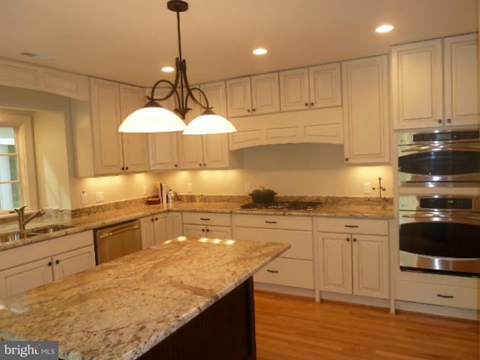 1959 Rockingham Street McLean, VA 22101 - Photo 14 of 29 Kitchen