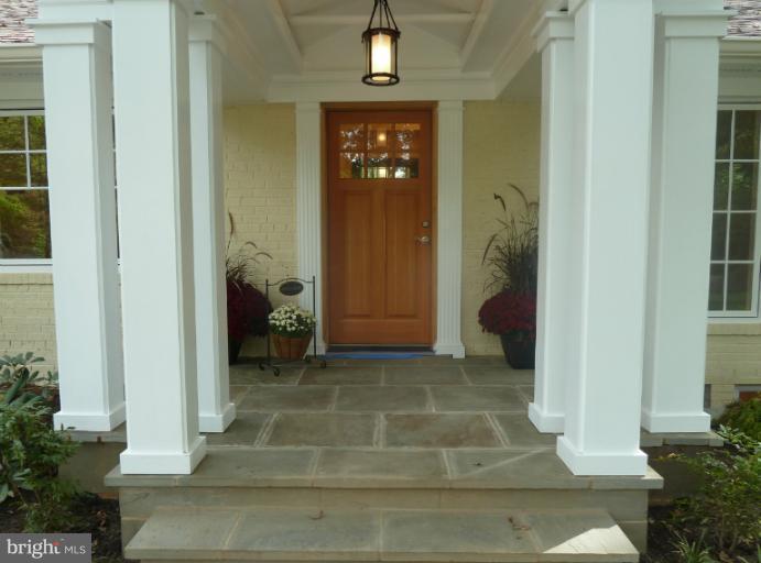1959 Rockingham Street McLean, VA 22101 - Photo 16 of 29 Front Porch