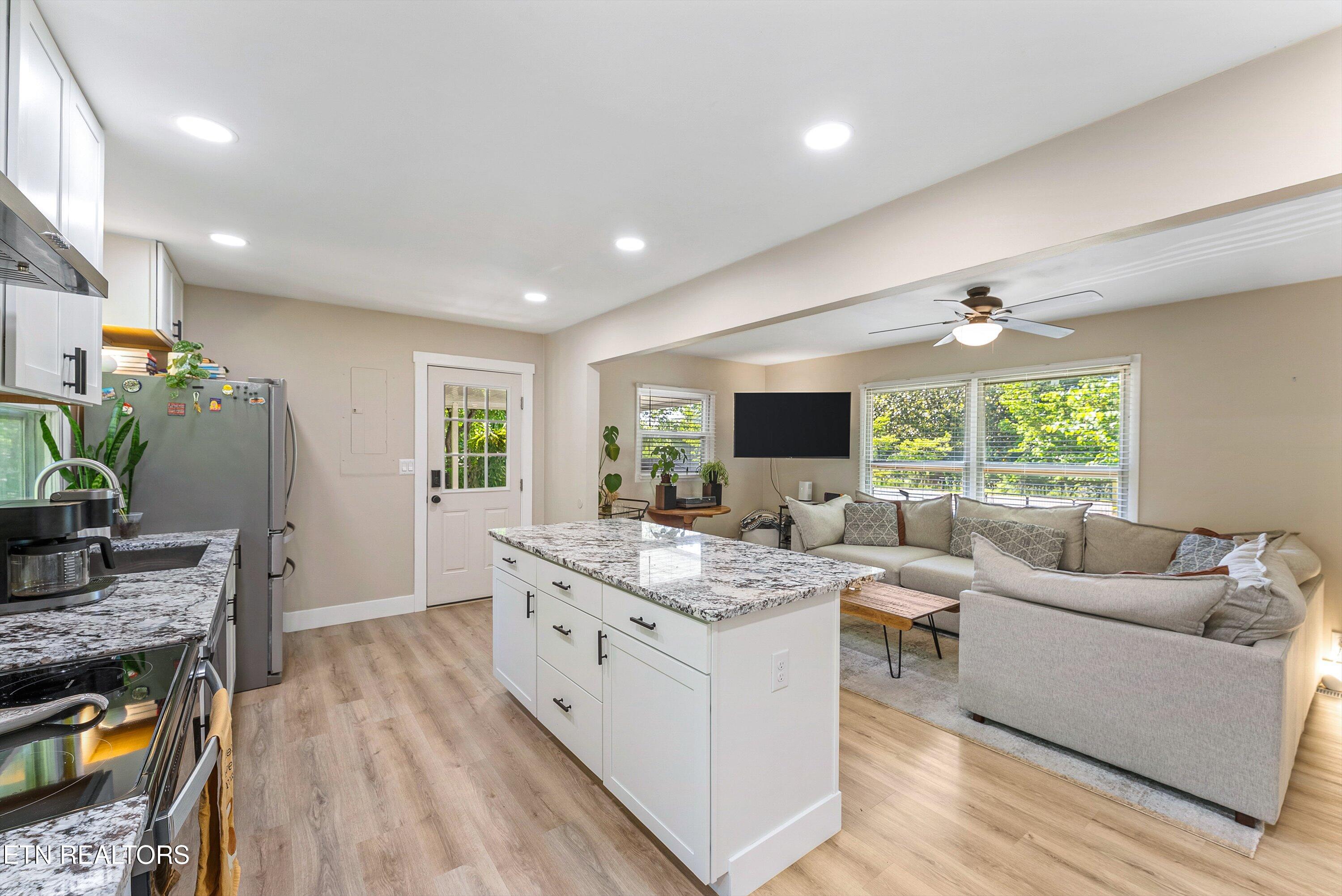 103 Loyola Lane Oak Ridge, TN 37830 - Photo 13 of 36 16-Kitchen A3