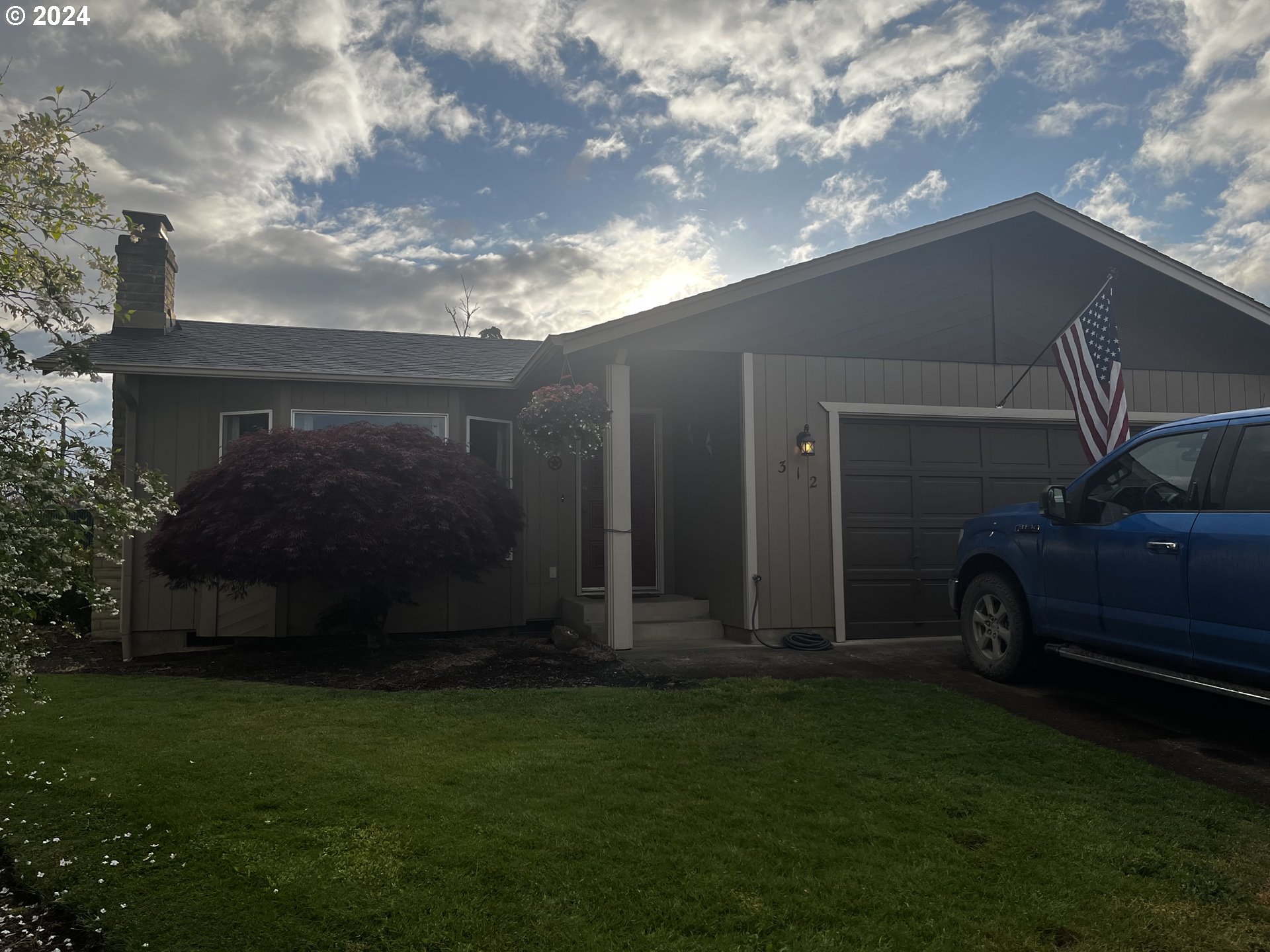 312 70th Street Springfield, OR 97478 - Photo 1 of 42