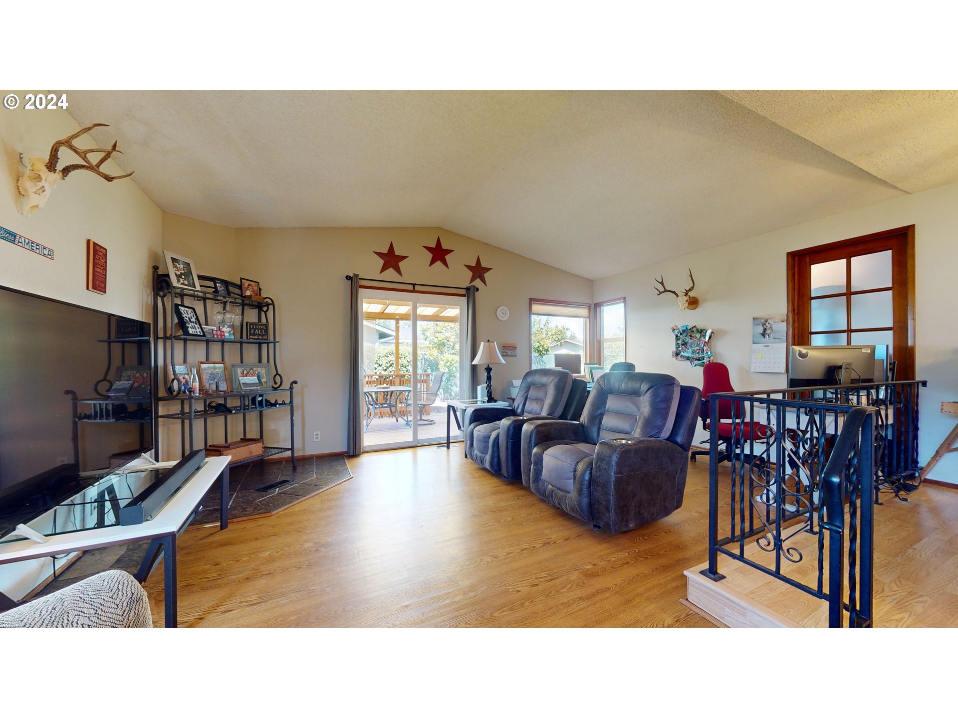 312 70th Street Springfield, OR 97478 - Photo 13 of 42 Family Room