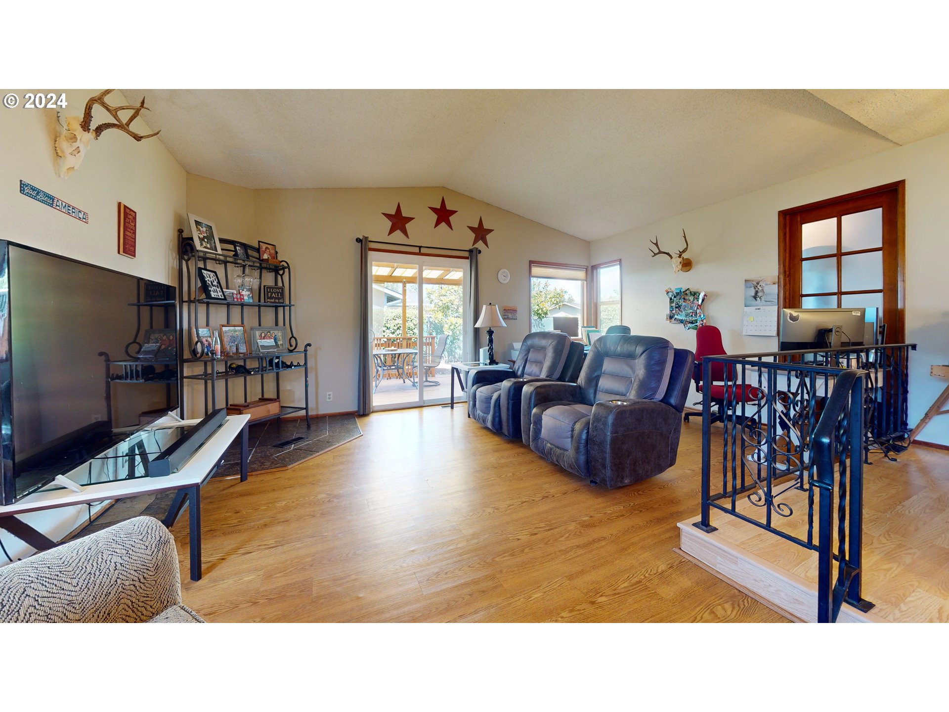 312 70th Street Springfield, OR 97478 - Photo 16 of 42 Family Room